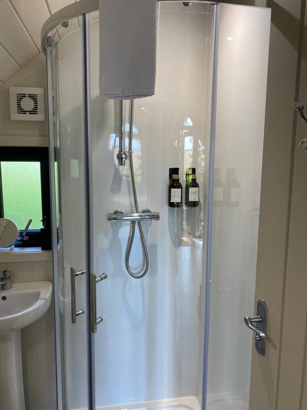 Вилла Kildare Countryside Pods Экстерьер фото